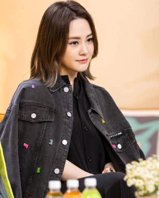 娱乐吃瓜女艺人死亡,吃瓜女艺人离世，真相扑朔迷离